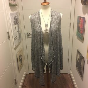 Cable & Gauge waterfall long vest w/pockets NWOT